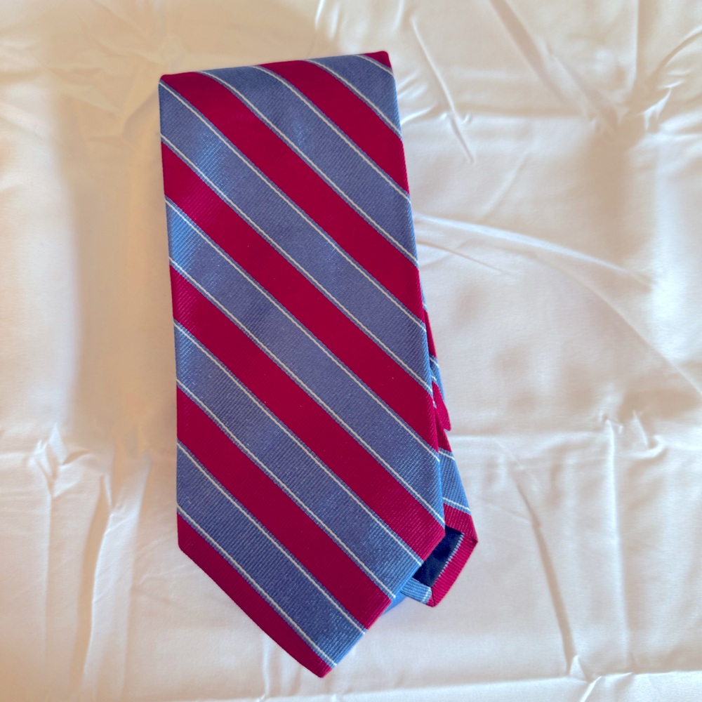 Brooks brothers tie, red and baby blue stripes, no stains